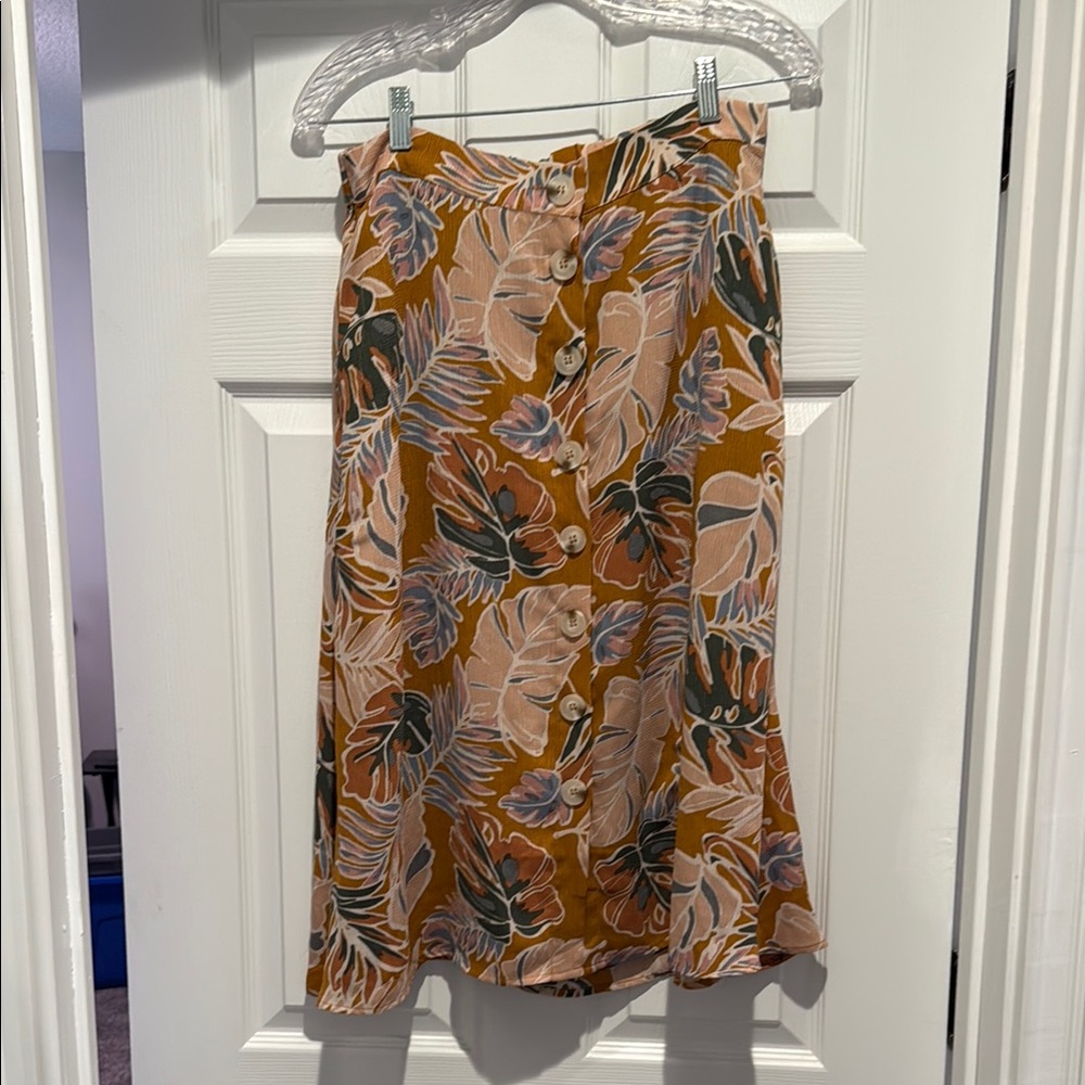 Floral Button-Down maxi Skirt